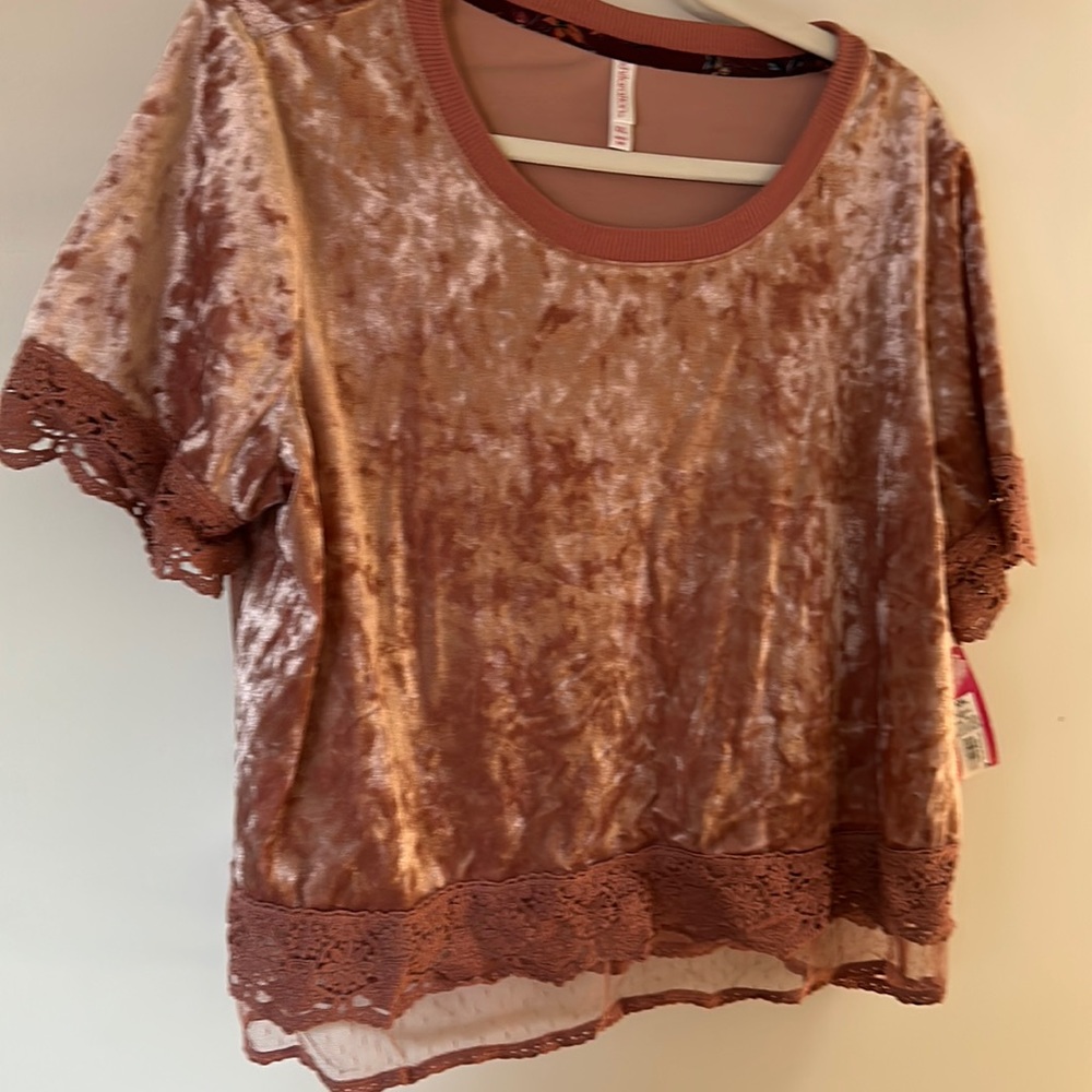 Velour Top XXL Xhilaration with lace